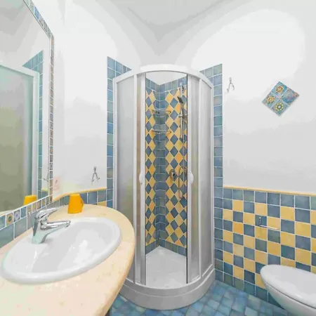 A Charming Surrounded By Greenery Apartman